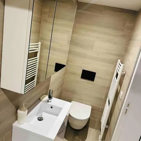 Apartment Apt T4 En Rez De Maison Nice