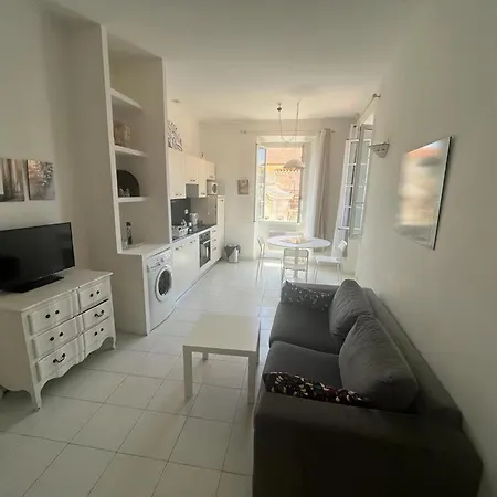 Apartment Emplacement Parfait Centre De A Deux Pas Des Plages Nice