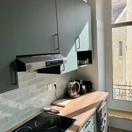 2 Pieces Cocooning Pres Du Port/gare Riquier Apartment Nice