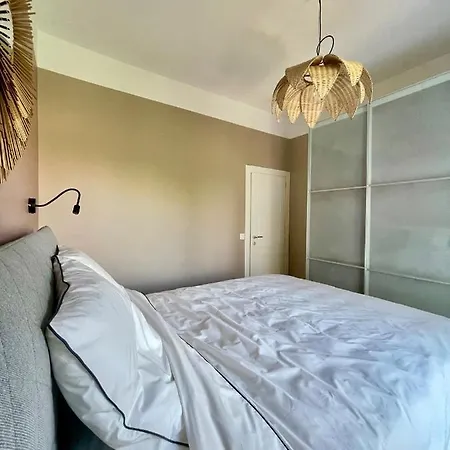Apartment Air-conditioned With Garage Near The Sea Nice