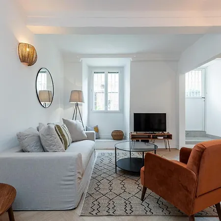 Apartment Ultra 2 Bdr Ac & Parking Nice