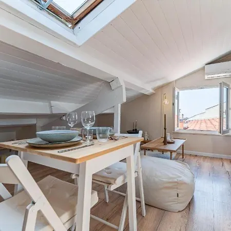 Lovely - Port De Appartement