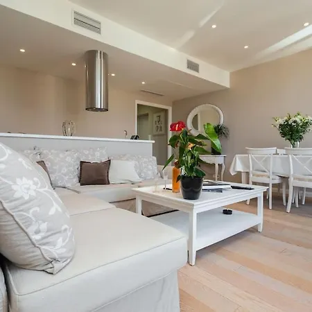 Superb - 2min To Apartment