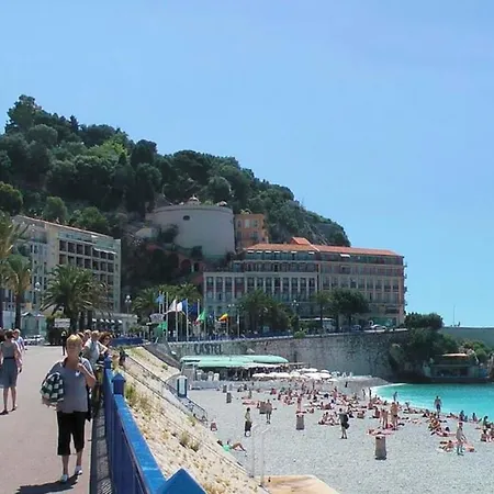 2 Pieces A Louer Au Coeur Du Carre D Or A Nice, Rue Dalpozzo A 150 Metres Des Plages Appart hôtel