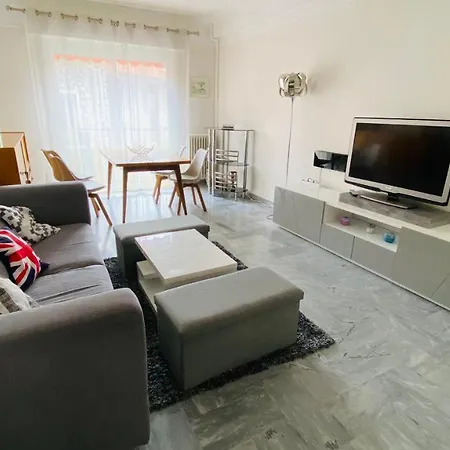 Appartement Confortable Et Spacieux 3pièces, Très Bien Situé *