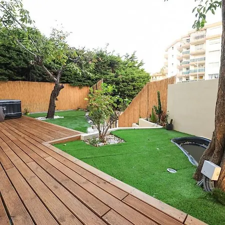 Amazing Garden In City Center - Aircon Apartment