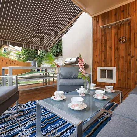 Amazing Garden In City Center - Aircon Apartment