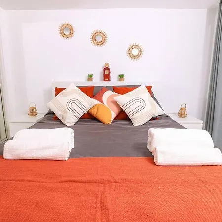 Apartment Amazing Garden In City Center - Aircon