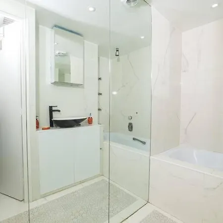 Amazing Garden In City Center - Aircon Apartment