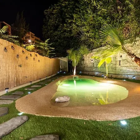 Apartment Amazing Garden In City Center - Aircon Nice