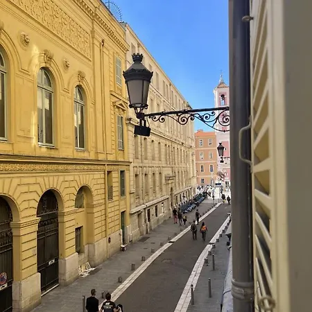 Appartement Sublime 2 Pièces Au Cœur De La Vieille Nice