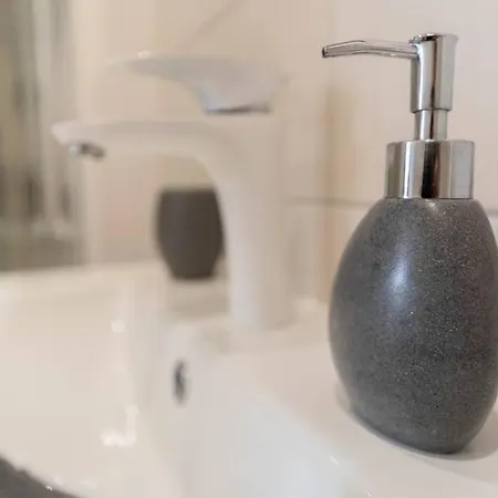 Apartment Centre-ville En Etage Refait A Neuf *