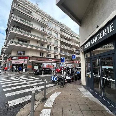 Appartement Lumineux Avec Balcon à Proximité De La *