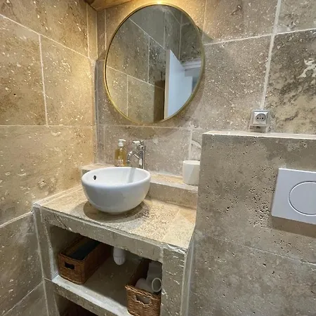 Vieux-nice 3 Pièces Confortable Et Calme Appartement