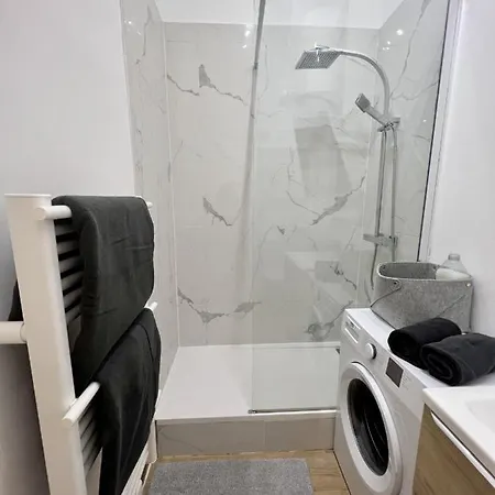 Sublime 2 Pièces Au Cœur De La Vieille Appartement *
