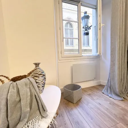 Sublime 2 Pièces Au Cœur De La Vieille Appartement Nice