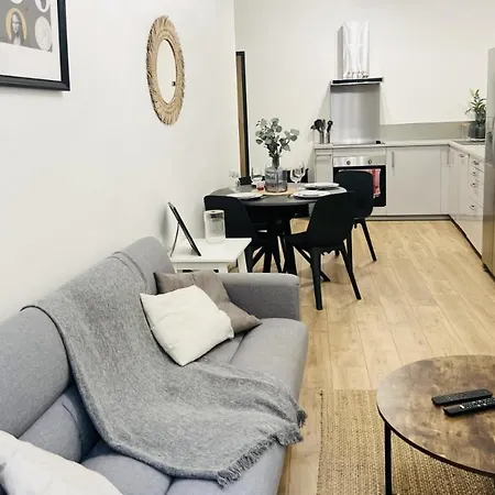 Sublime 2 Pièces Au Cœur De La Vieille Appartement