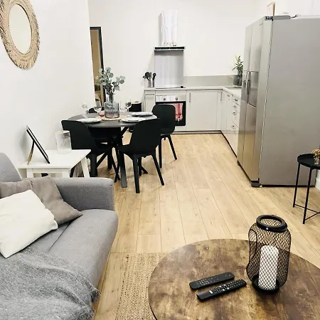 Sublime 2 Pièces Au Cœur De La Vieille Appartement *