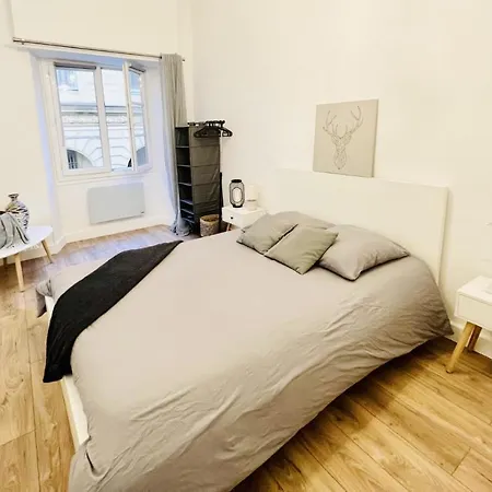Sublime 2 Pièces Au Cœur De La Vieille Appartement Nice