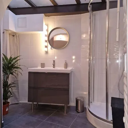 Vieille-ville De 2 Pieces Proche Apartment Nice