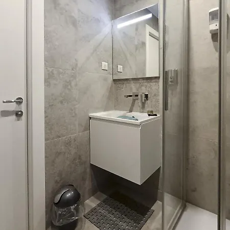Appartement Superbe 2 Pièces Carré D’or Avec Grande Terrasse