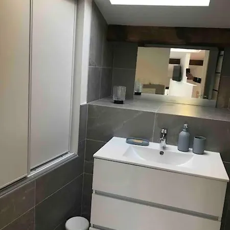Atypique Et Merveilleuse Petite Maison En Plein Cœur De Nice, à Proximité De La Et Des Plages