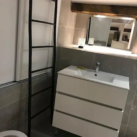 Appartement Atypique Et Merveilleuse Petite Maison En Plein Cœur De Nice, à Proximité De La Et Des Plages Nice