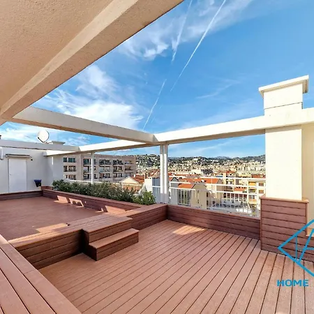 Royal Lux Spacious Seaside Pool Appartement