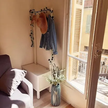 Très Joli à 150 M De La Nice