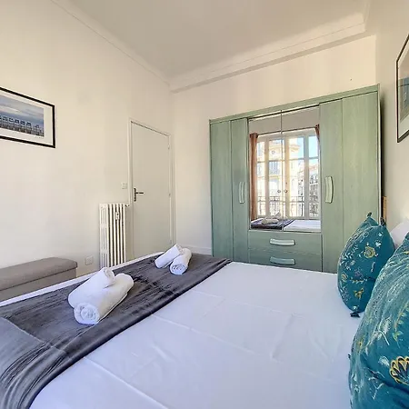 Nestor&jeeves - Bleu Buffa - Location Appartement *