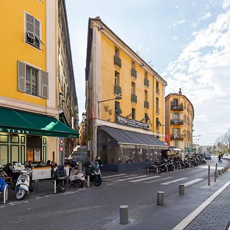 Garibaldi Square - Cozy 1 Bdr Old Town Apartment Nice