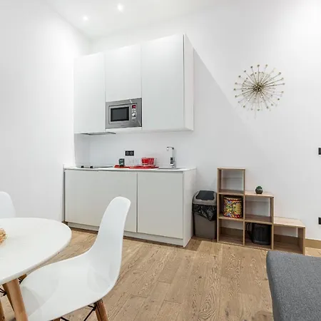 Garibaldi Square - Cozy 1 Bdr Old Town Apartment