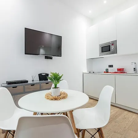 Garibaldi Square - Cozy 1 Bdr Old Town Apartment *
