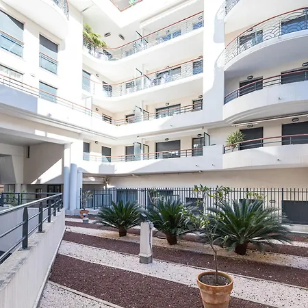 1 Bedroom Downtown Carré D'or With Garage Appartement Nice