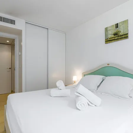1 Bedroom Downtown Carré D'or With Garage Appartement Nice