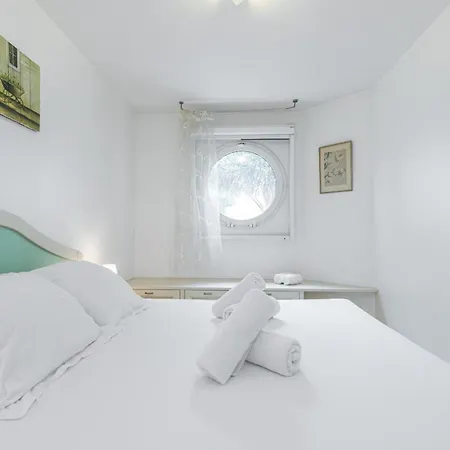 1 Bedroom Downtown Carré D'or With Garage Appartement Nice
