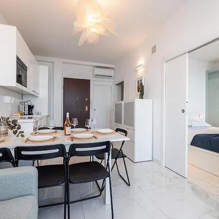 Sea View - 2 Bdr Promenade Des Appartement *