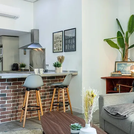 Cosy In The Old Town Near Garibaldi Square Apartment *