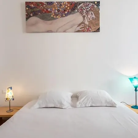 Appartement #22 Emma 2bdr Balcony Center Town 2mins Tramway