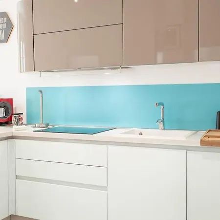 Appartement #22 Emma 2bdr Balcony Center Town 2mins Tramway *