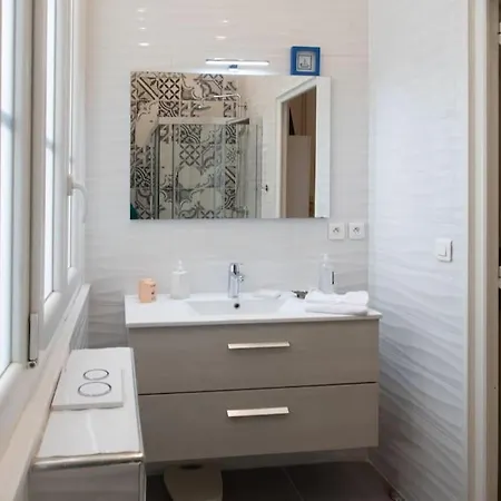 #22 Emma 2bdr Balcony Center Town 2mins Tramway Appartement *
