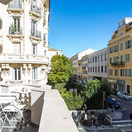 #22 Emma 2bdr Balcony Center Town 2mins Tramway Appartement *