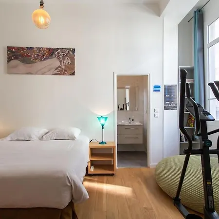 Appartement #22 Emma 2bdr Balcony Center Town 2mins Tramway