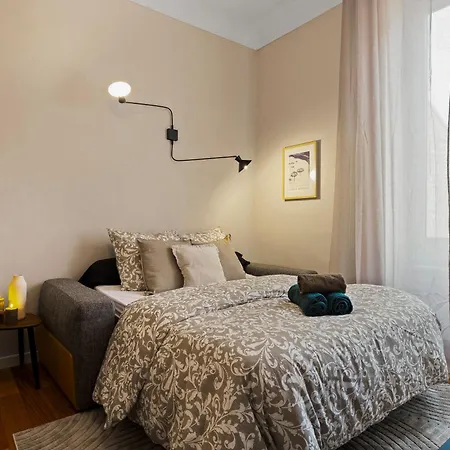 Appartement Renting - Dabray - Chic & Spacious In The Heart Of - Prime Location Near Attractions *