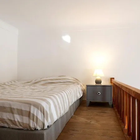Beaux Studio En Plein Coeur Du Prestigieux Quartier Du Port Apartment