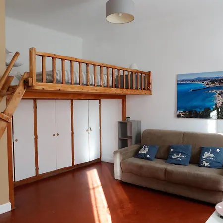 Apartment Beaux Studio En Plein Coeur Du Prestigieux Quartier Du Port *