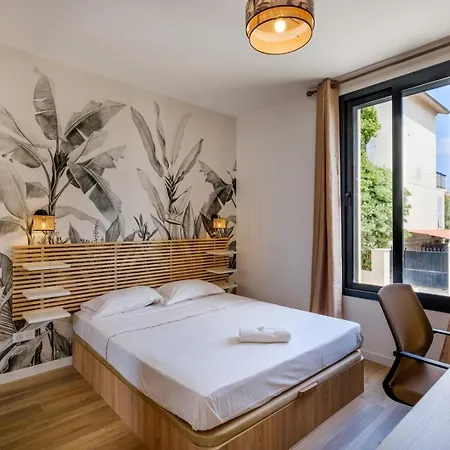 Moderne Pour 8 Personnes - Vue Sur ! Villa Nice