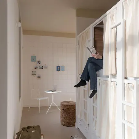 Hostel Slo *