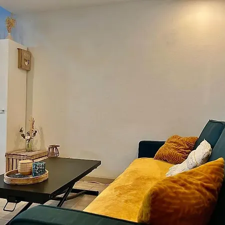 Petite Maison Atypique à Villa