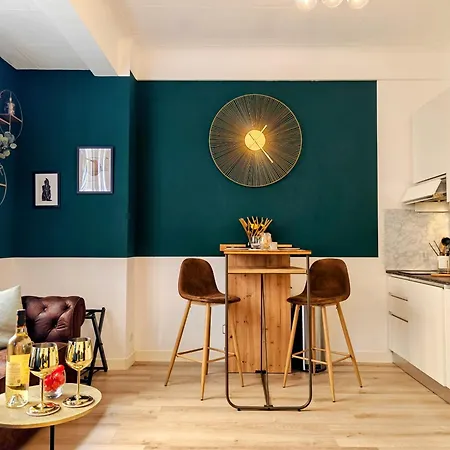 Superb Suite, Nice
